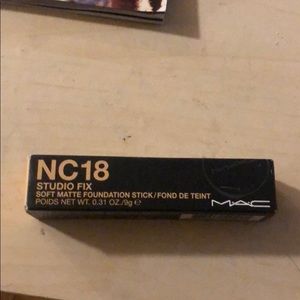 MAC NC18 studio fix soft matte foundation.